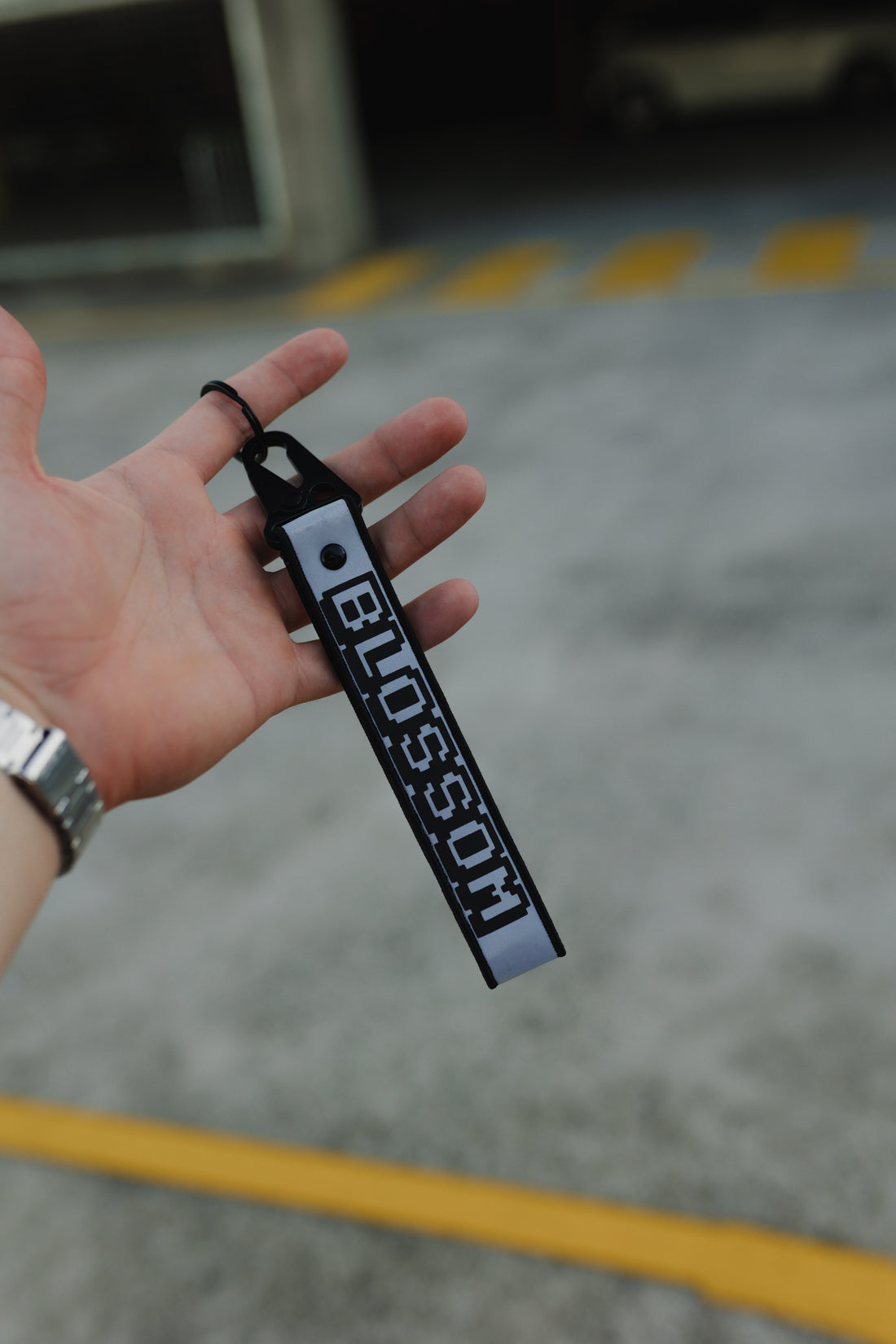 BLVCK Reflective Strap
